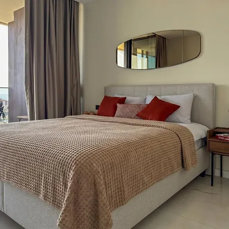 Qoople New Level Cleopatra Family Apartment *